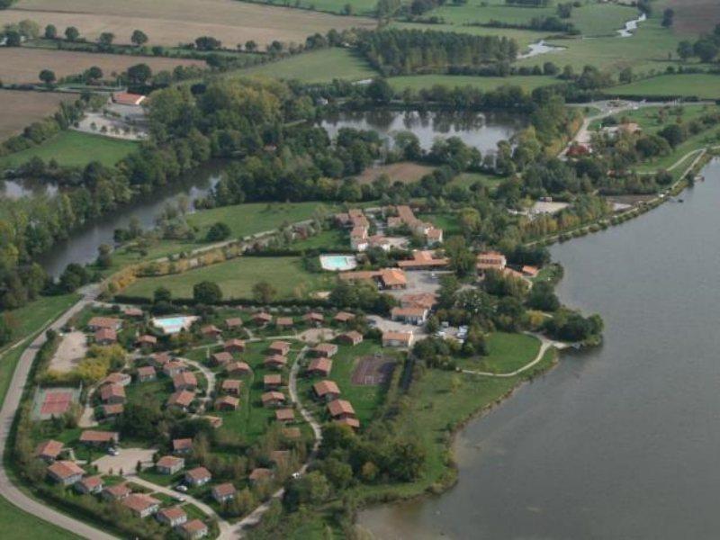 Terres De France - Natura Resort Pescalis Moncoutant Exteriör bild